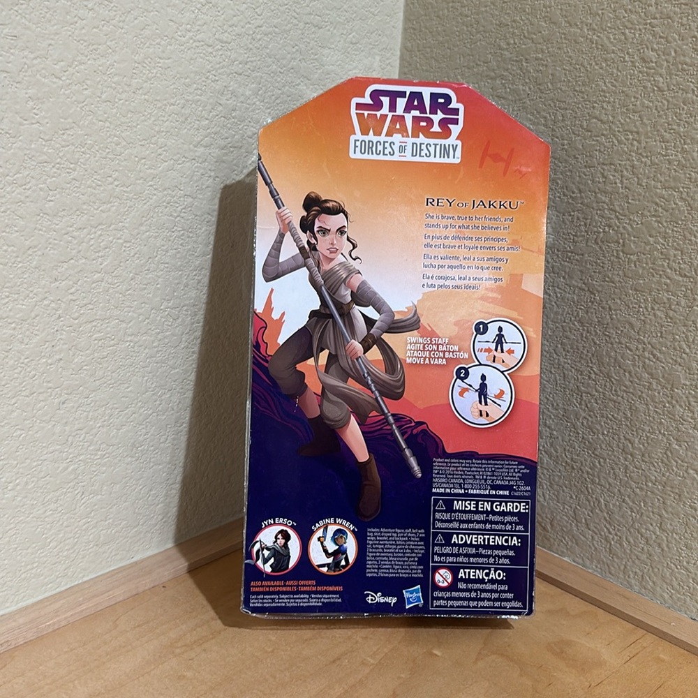 Star Wars Forces of Destiny ‘Rey of Jakku’ - Picture 2 of 4